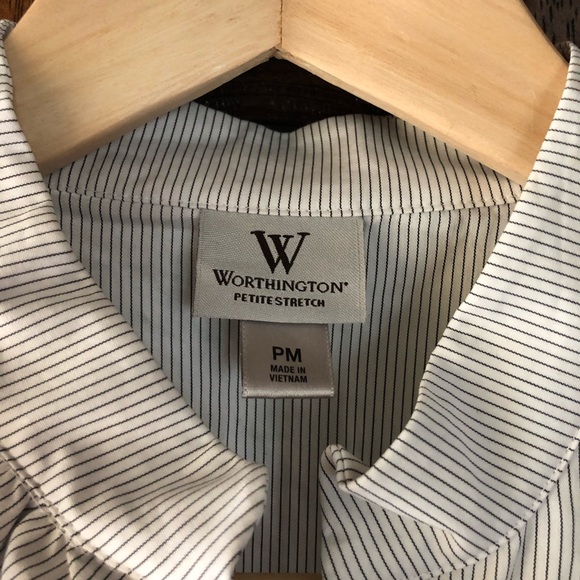 ✈️White and black Blouse with ruffles - Picture 3 of 4